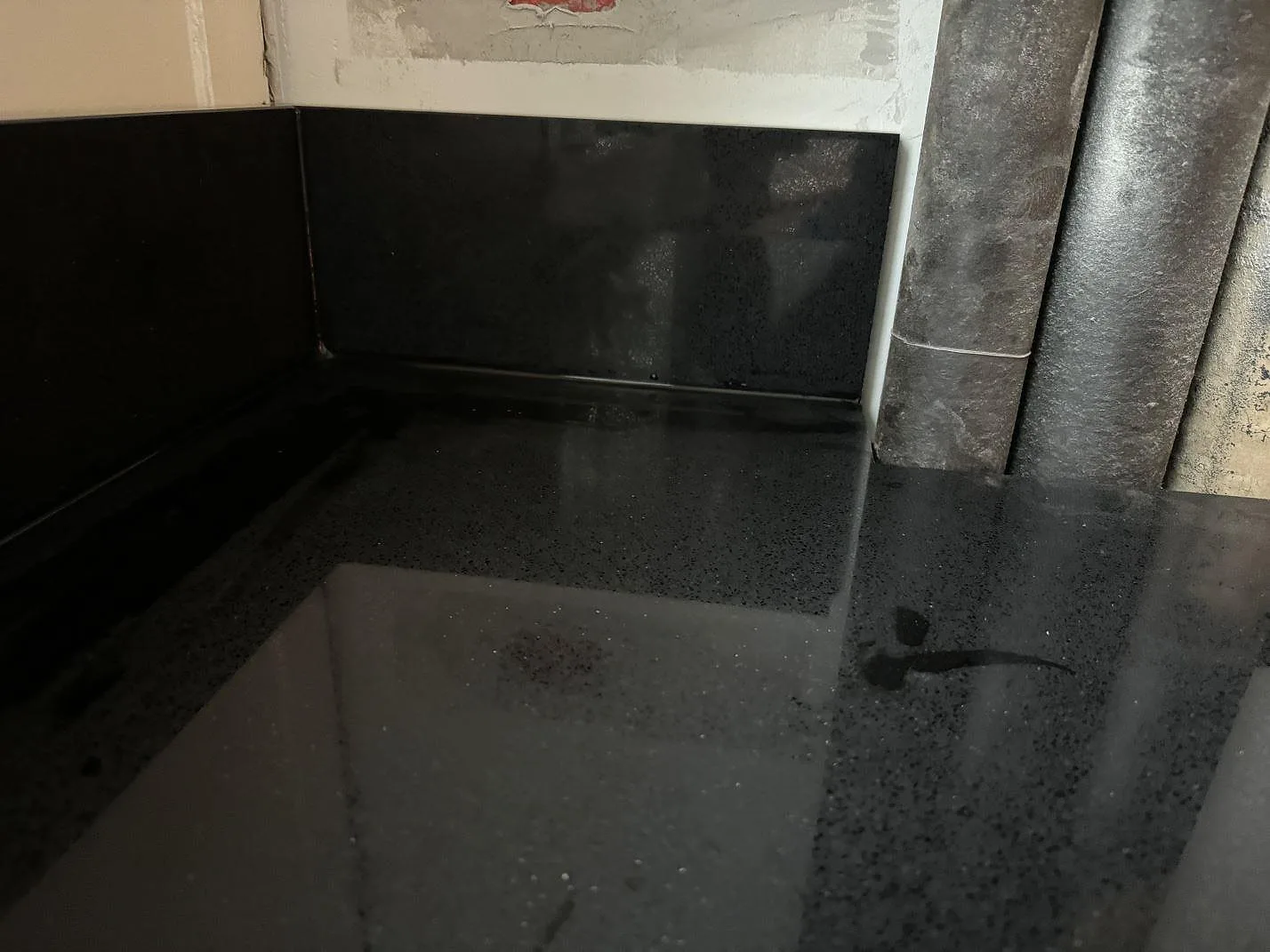 Køkkenbordplade i Technistone Gobi Black, Kastrup – billede 8