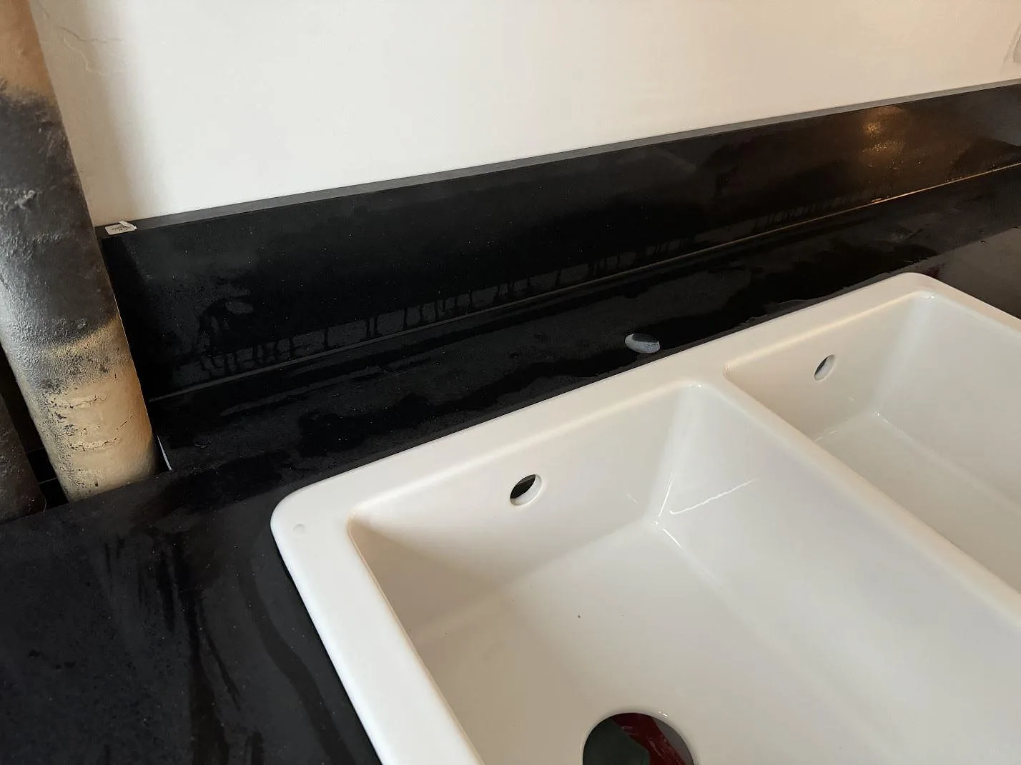 Køkkenbordplade i Technistone Gobi Black, Kastrup – billede 4