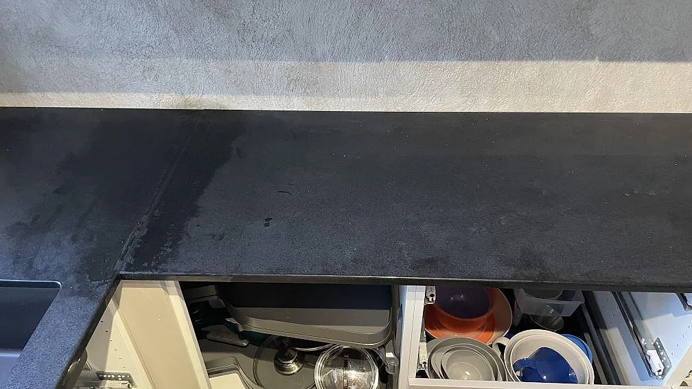 Køkkenbordplade i Technistone Gobi Black, Ystad – billede 5