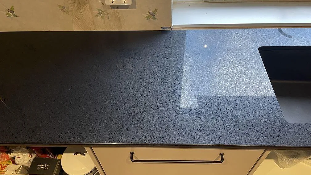 Køkkenbordplade i Technistone Gobi Black, Ystad – billede 3