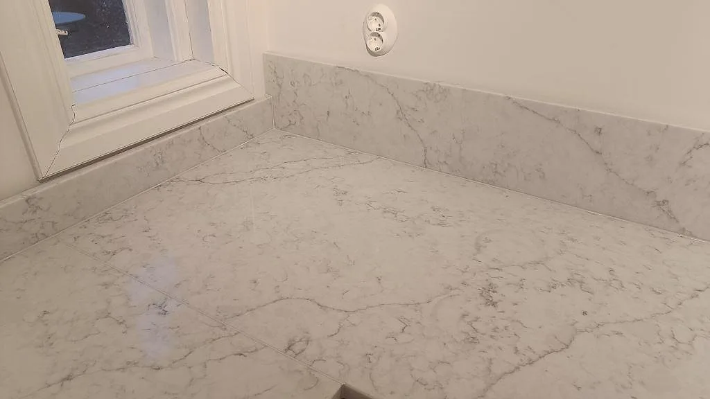 Køkkenbordplade i Technistone Mystery White, Åhus – billede 6