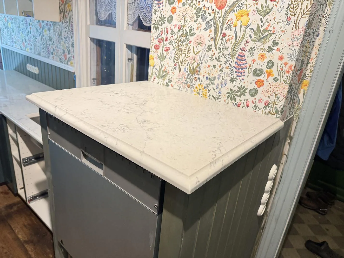 Køkkenbordplade i Technistone Mystery White, Båstad – billede 8