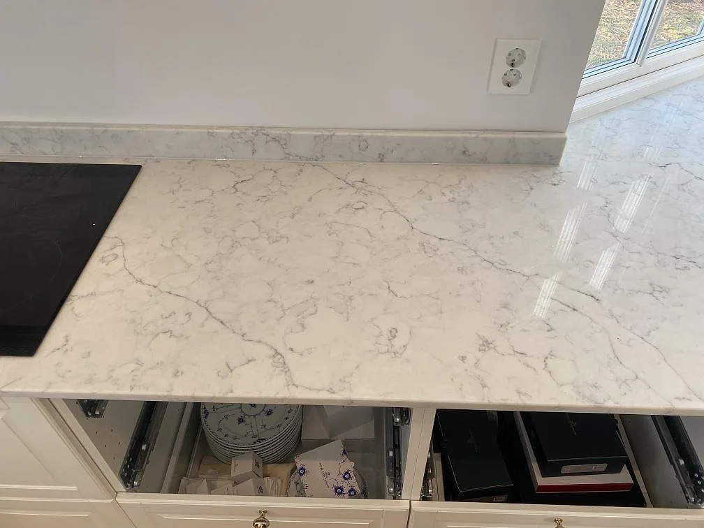 Køkkenbordplade i Technistone Mystery White, Bjärred – billede 2