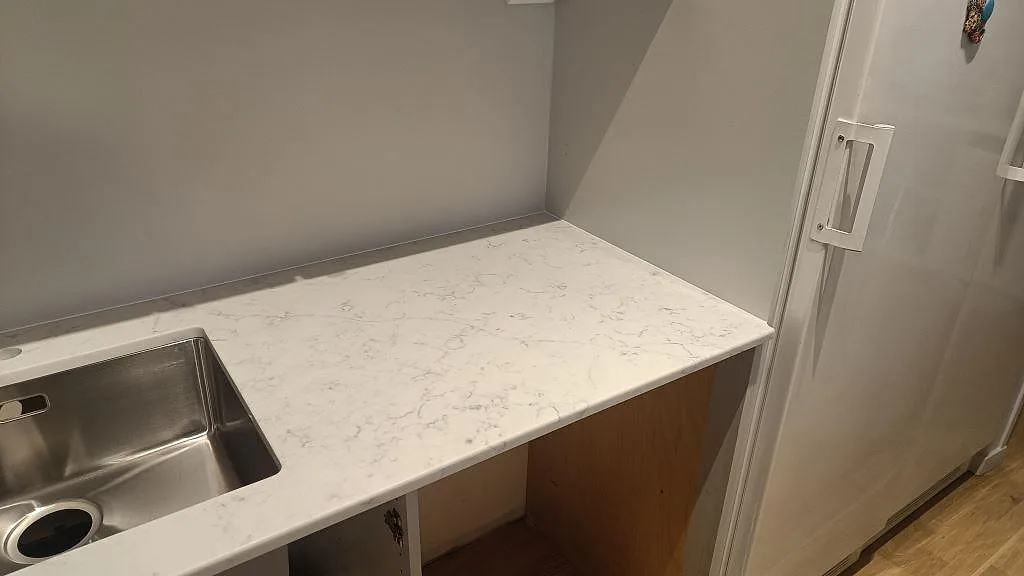 Køkkenbordplade i Technistone Mystery White, Bjärred – billede 3