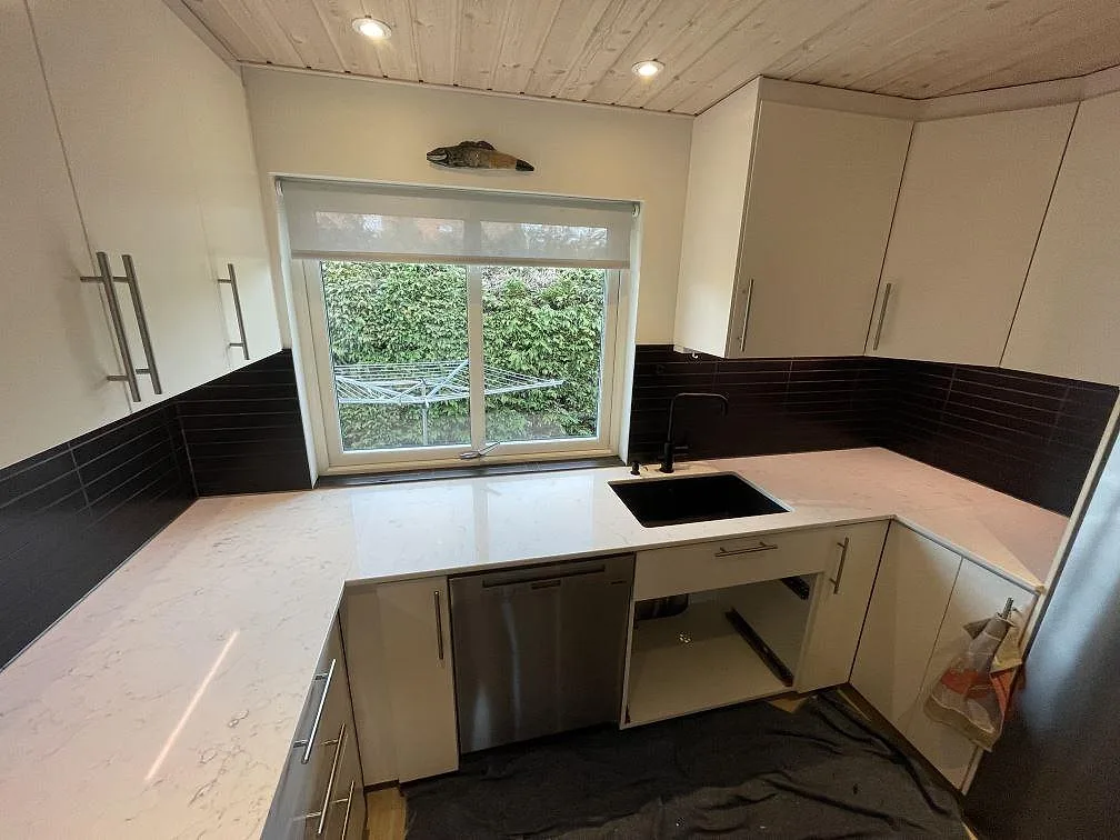 Køkkenbordplade i Technistone Mystery White, Bjärred – billede 2