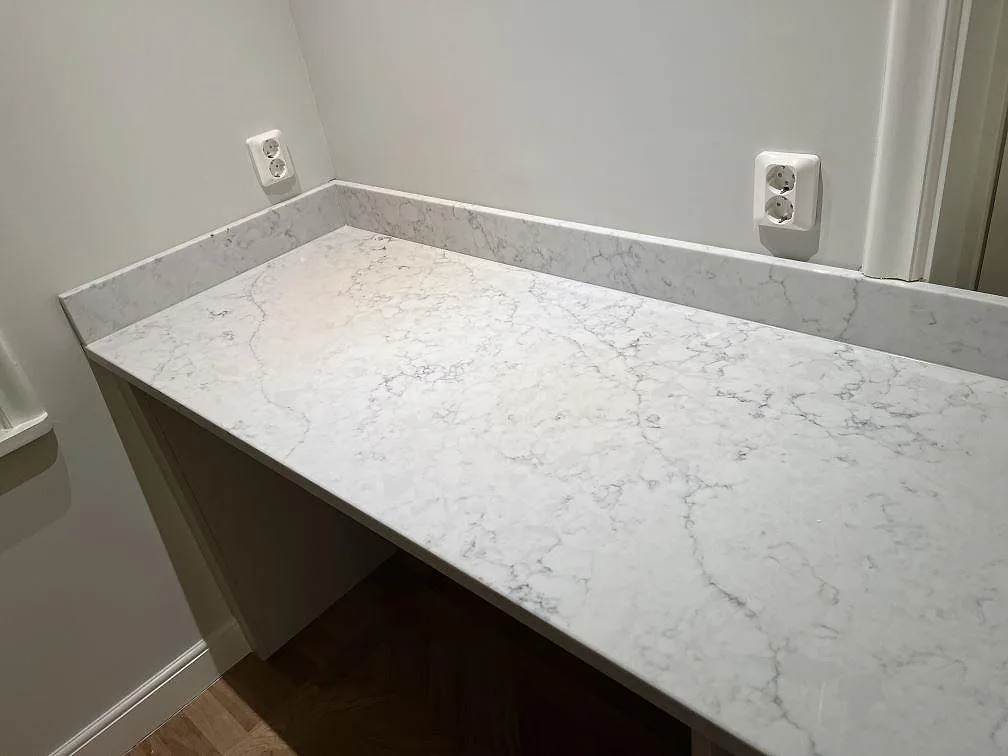 Køkkenbordplade i Technistone Mystery White, Bromma – billede 3