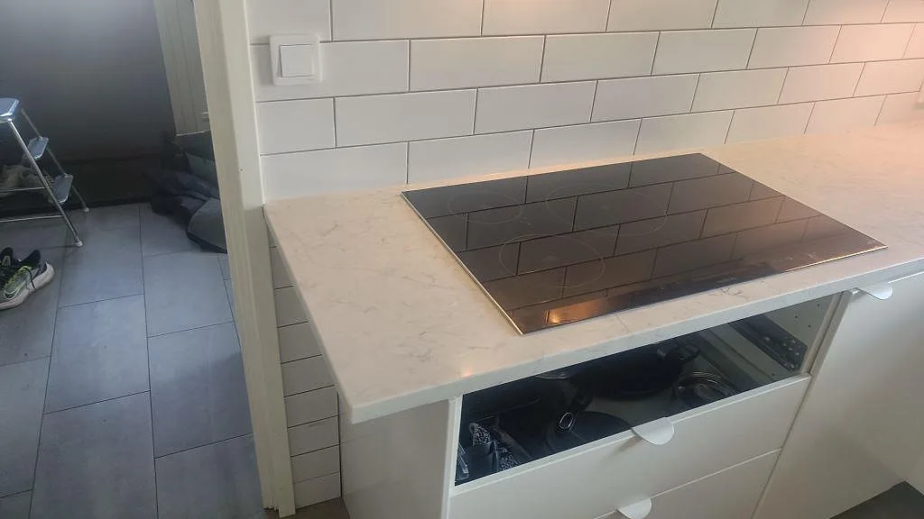 Køkkenbordplade i Technistone Mystery White, Bunkeflostrand – billede 5