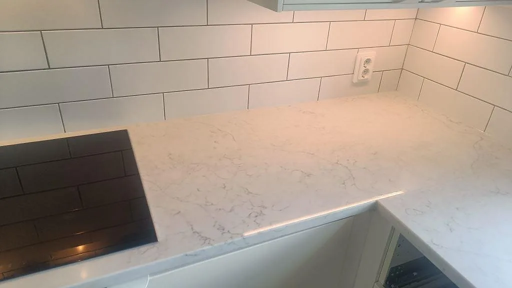 Køkkenbordplade i Technistone Mystery White, Bunkeflostrand – billede 7