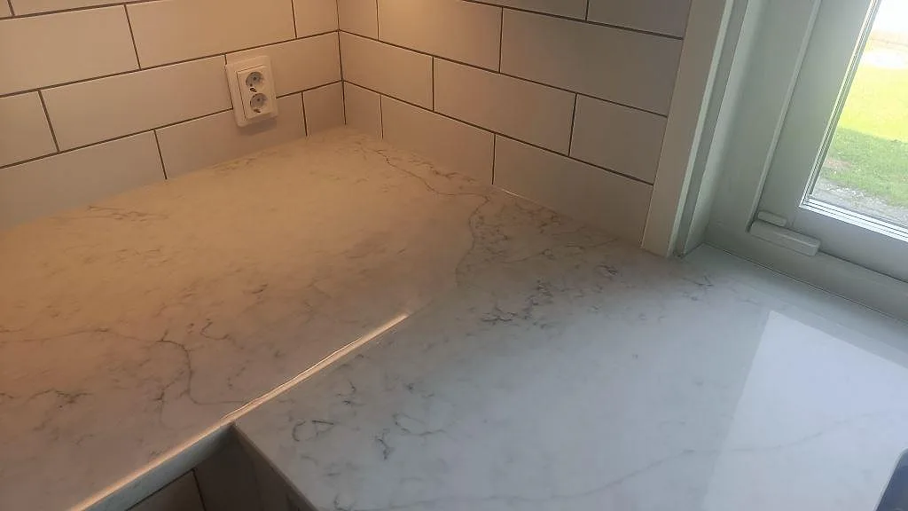 Køkkenbordplade i Technistone Mystery White, Bunkeflostrand – billede 8