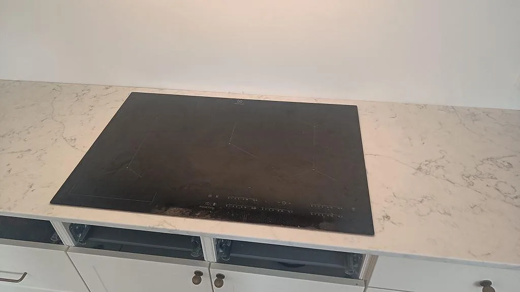 Køkkenbordplade i Technistone Mystery White, Bunkeflostrand – billede 4