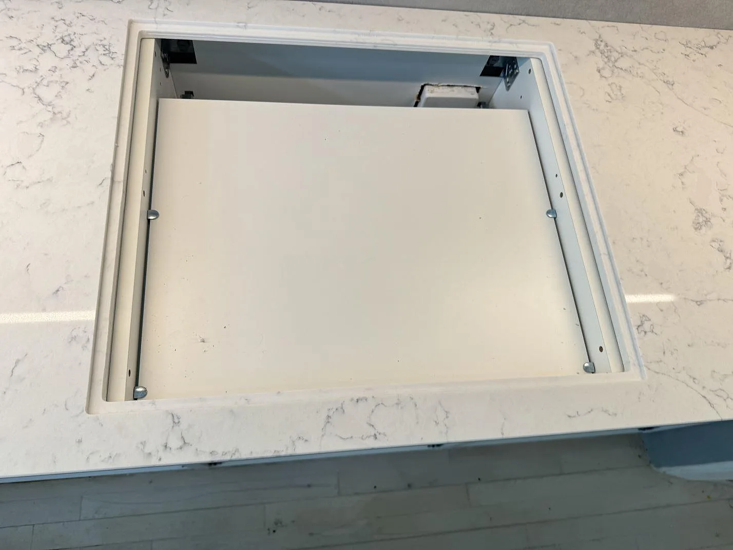 Køkkenbordplade i Technistone Mystery White, Charlottenlund – billede 5