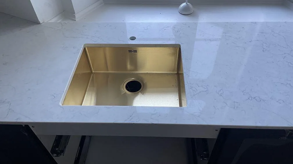 Køkkenbordplade i Technistone Mystery White, Copenhagen – billede 2