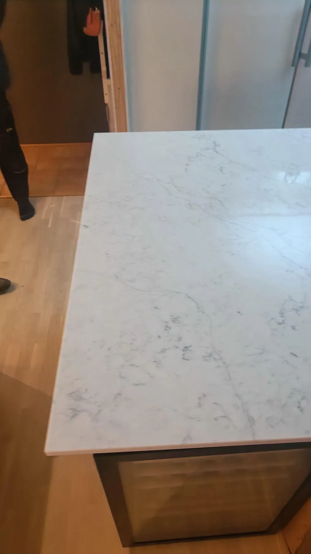 Køkkenbordplade i Technistone Mystery White, Göteborg – billede 7