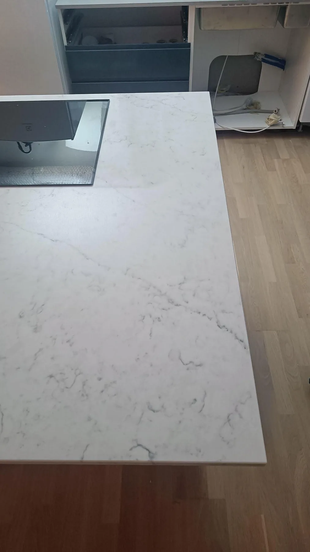 Køkkenbordplade i Technistone Mystery White, Göteborg – billede 4