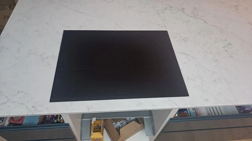 Køkkenbordplade i Technistone Mystery White, Göteborg – billede 2