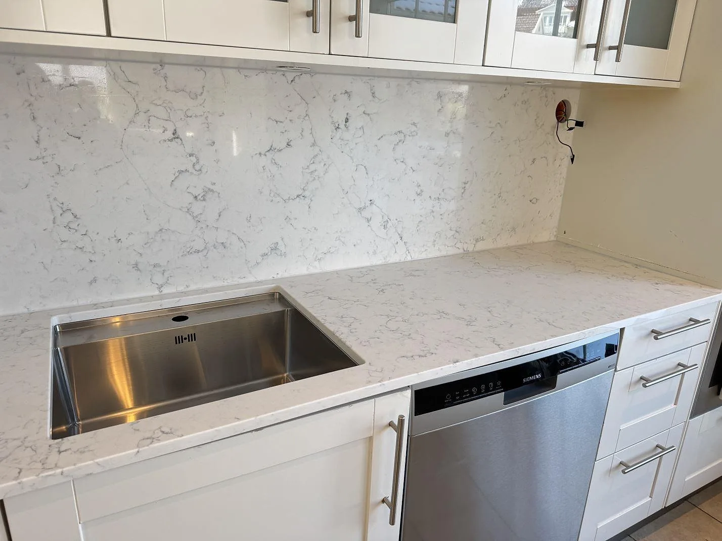 Køkkenbordplade i Technistone Mystery White, Göteborg – billede 2