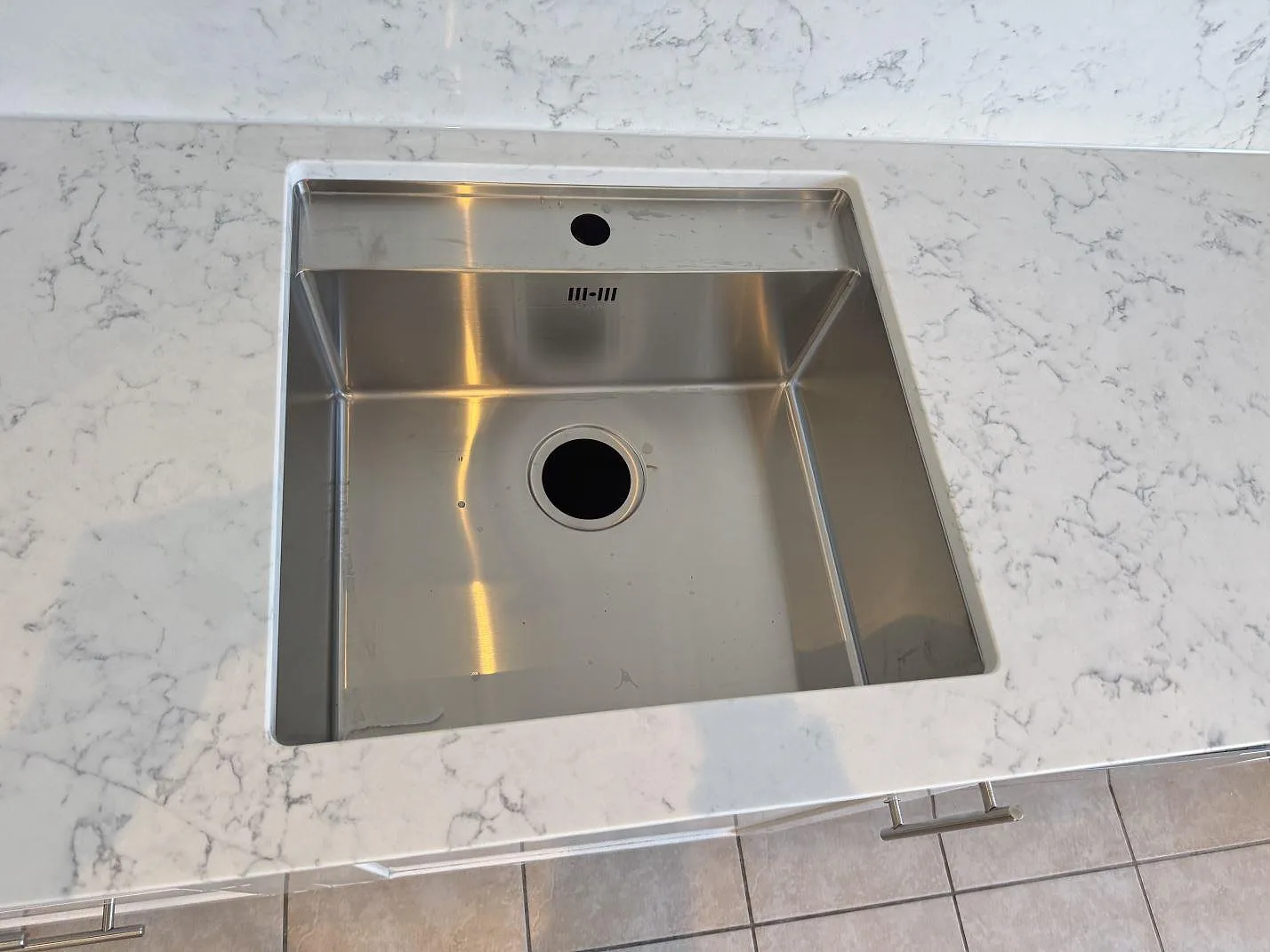 Køkkenbordplade i Technistone Mystery White, Göteborg – billede 4