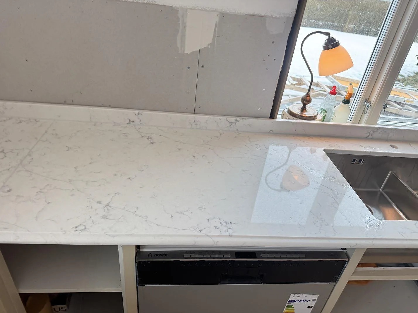 Køkkenbordplade i Technistone Mystery White, Habo – billede 6