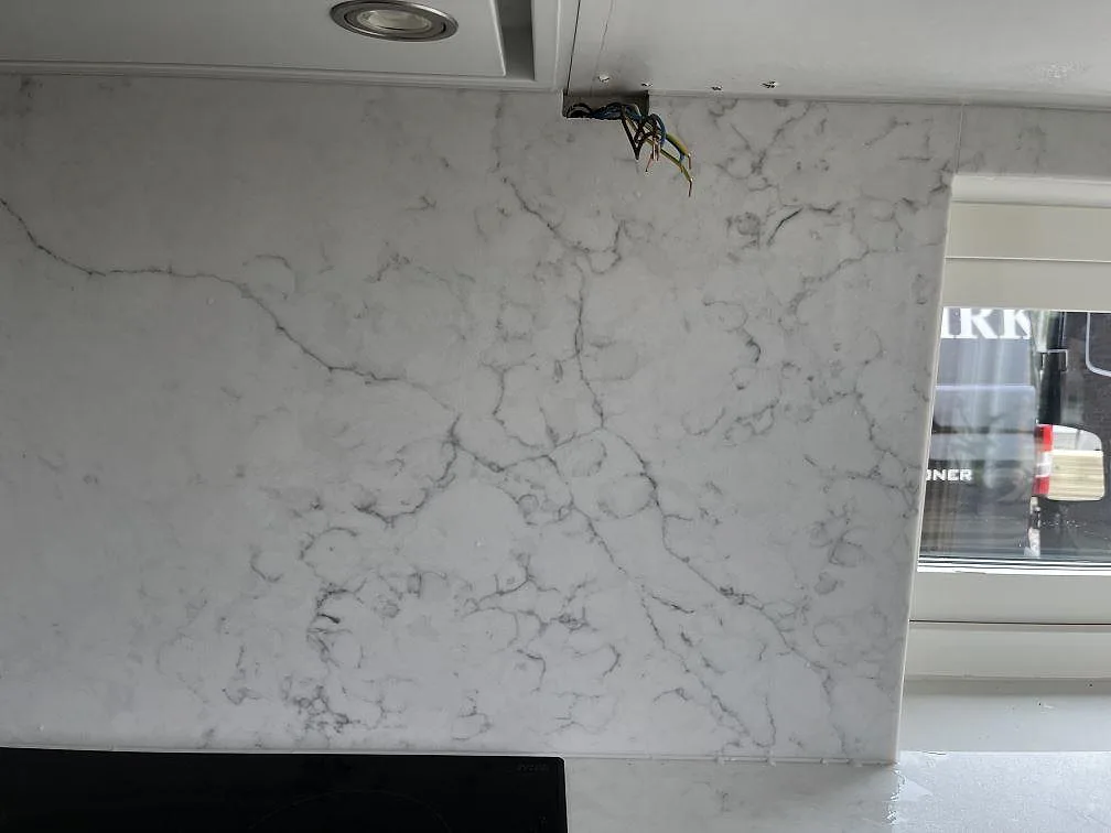 Køkkenbordplade i Technistone Mystery White, Hököpinge – billede 6