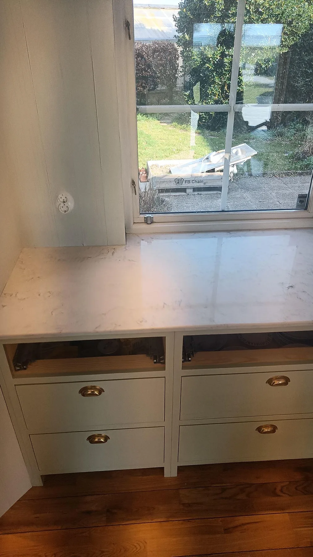 Køkkenbordplade i Technistone Mystery White, Höllviken – billede 5