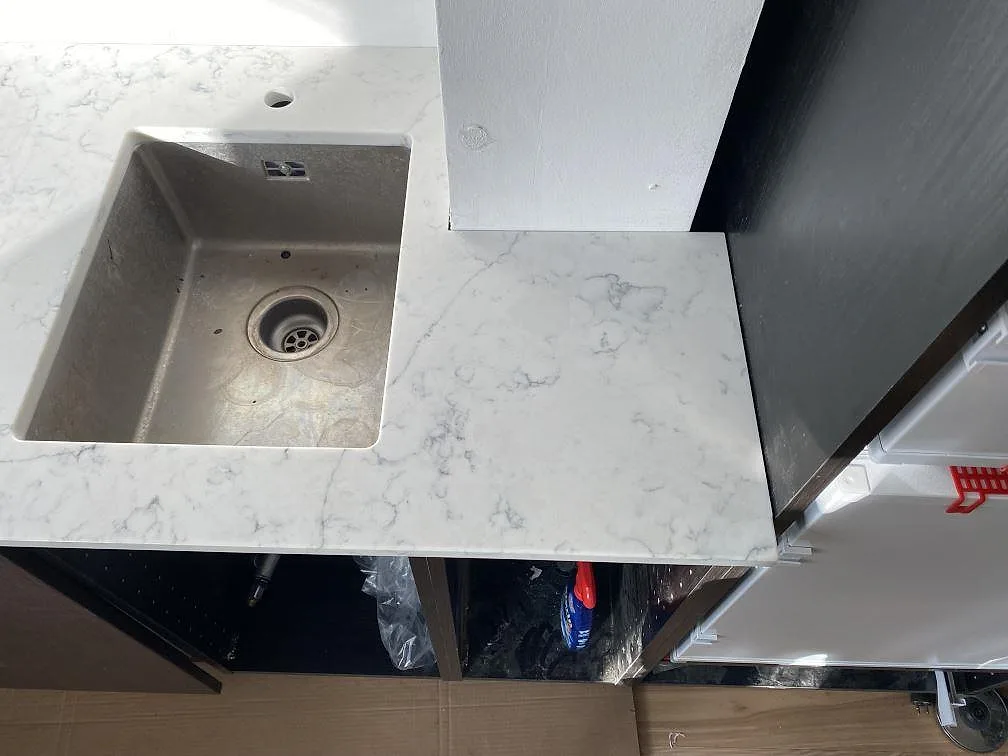 Køkkenbordplade i Technistone Mystery White, Kbh k – billede 7