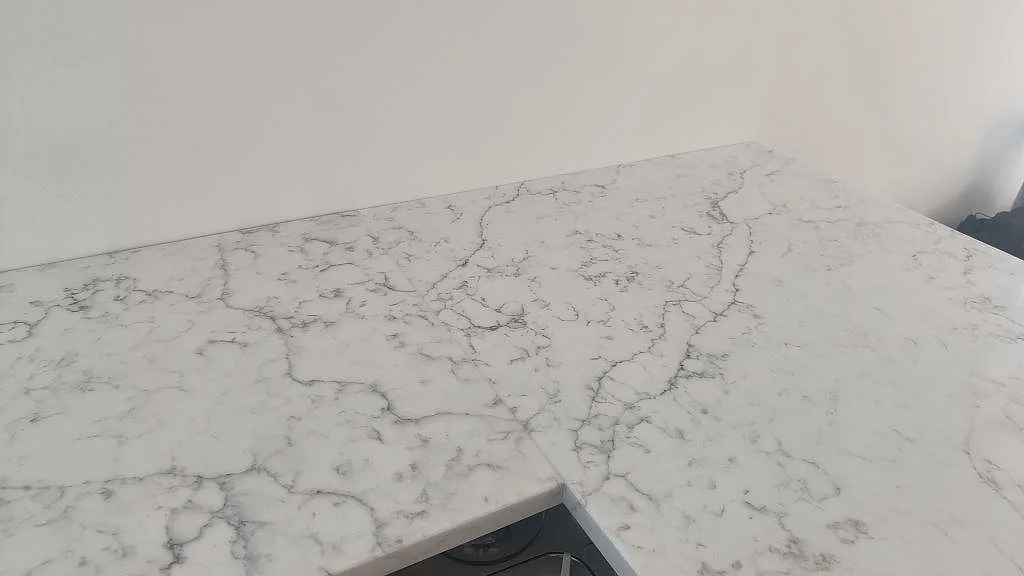 Køkkenbordplade i Technistone Mystery White, Klagshamn – billede 7