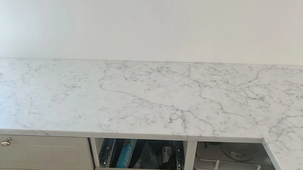Køkkenbordplade i Technistone Mystery White, Klagshamn – billede 8