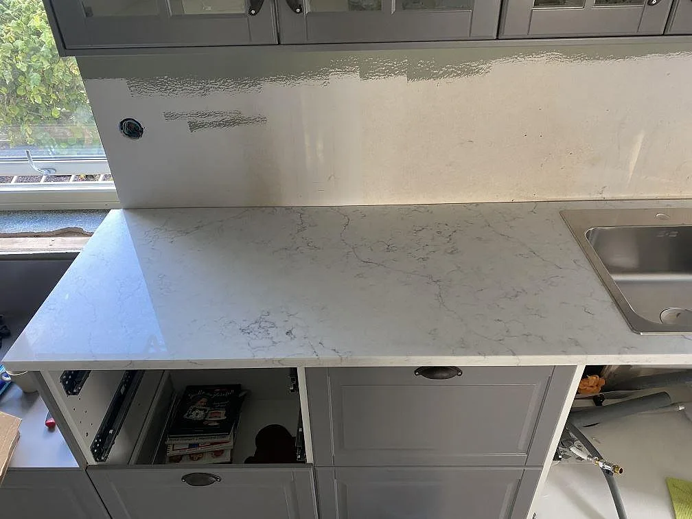Køkkenbordplade i Technistone Mystery White, Klagstorp – billede 6
