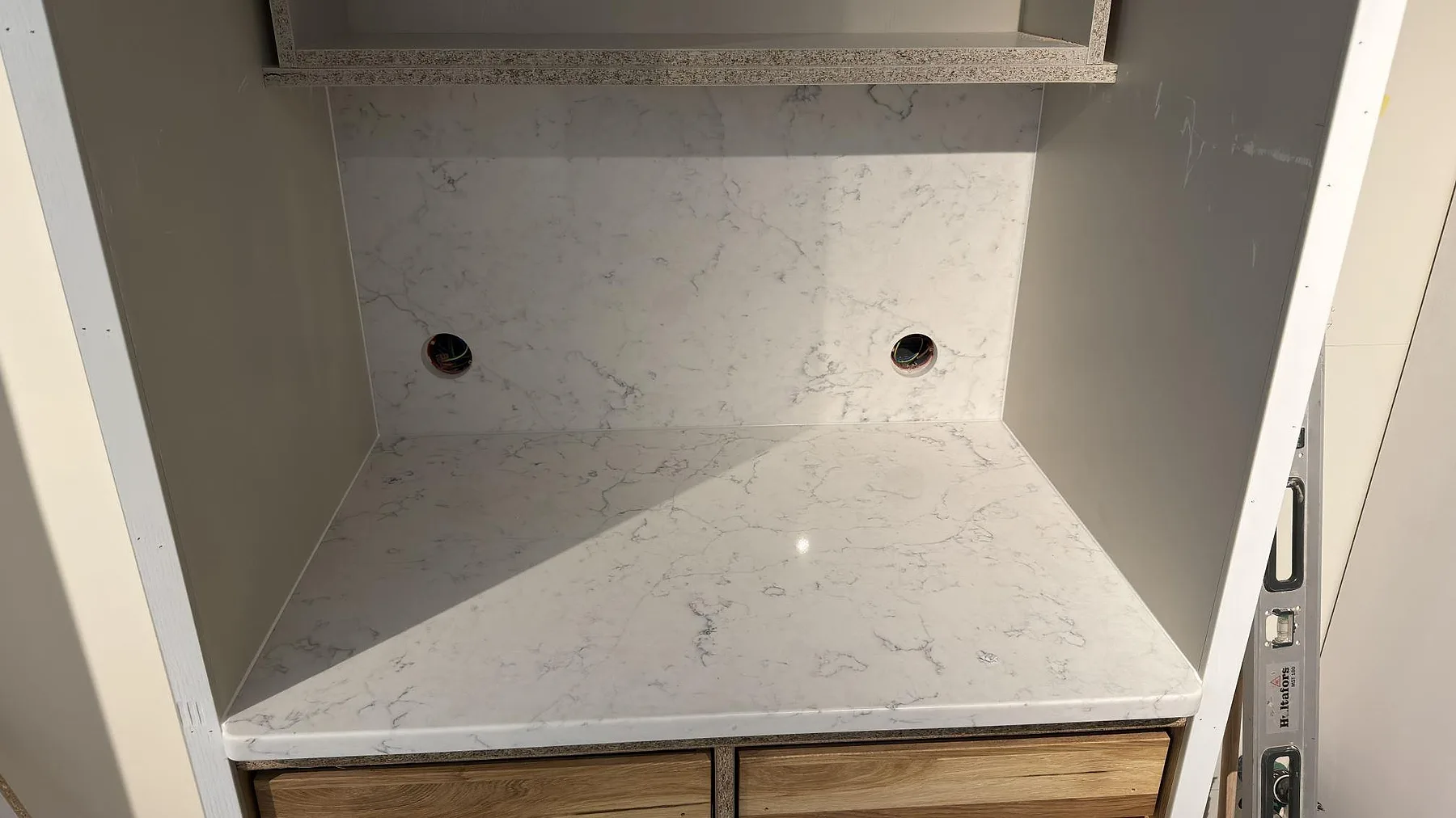 Køkkenbordplade i Technistone Mystery White, Lidingö – billede 5