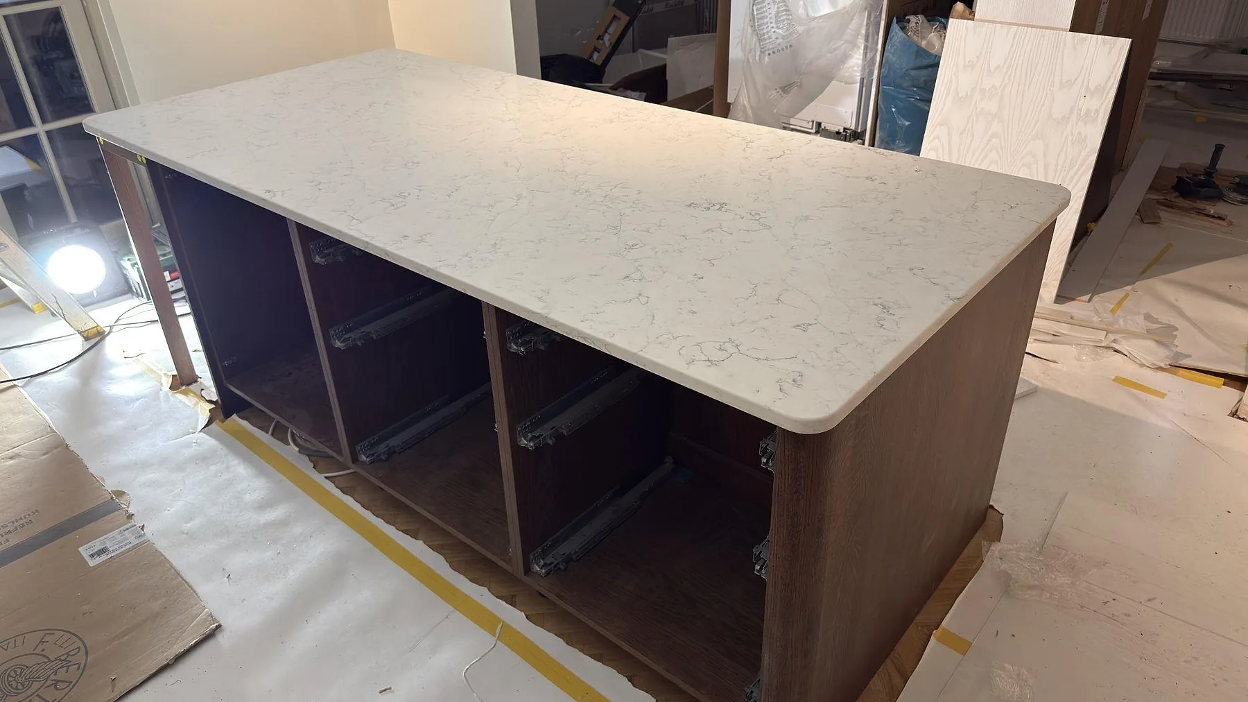 Køkkenbordplade i Technistone Mystery White, Lidingö – billede 3