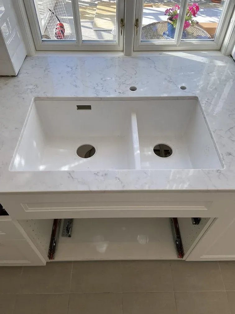 Køkkenbordplade i Technistone Mystery White, Limhamn – billede 4