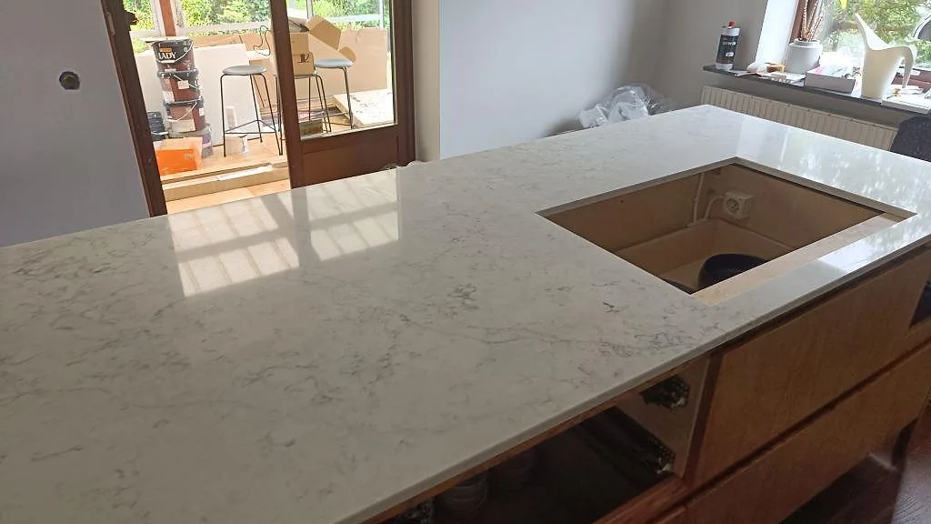 Køkkenbordplade i Technistone Mystery White, Limhamn – billede 4