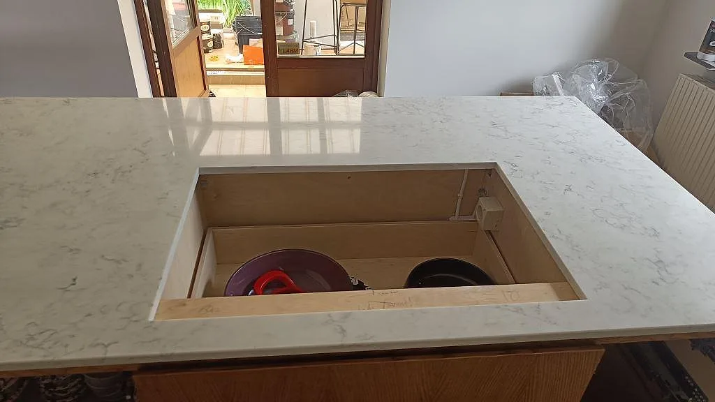 Køkkenbordplade i Technistone Mystery White, Limhamn – billede 6