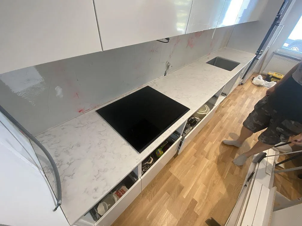 Køkkenbordplade i Technistone Mystery White, Lund – billede 2