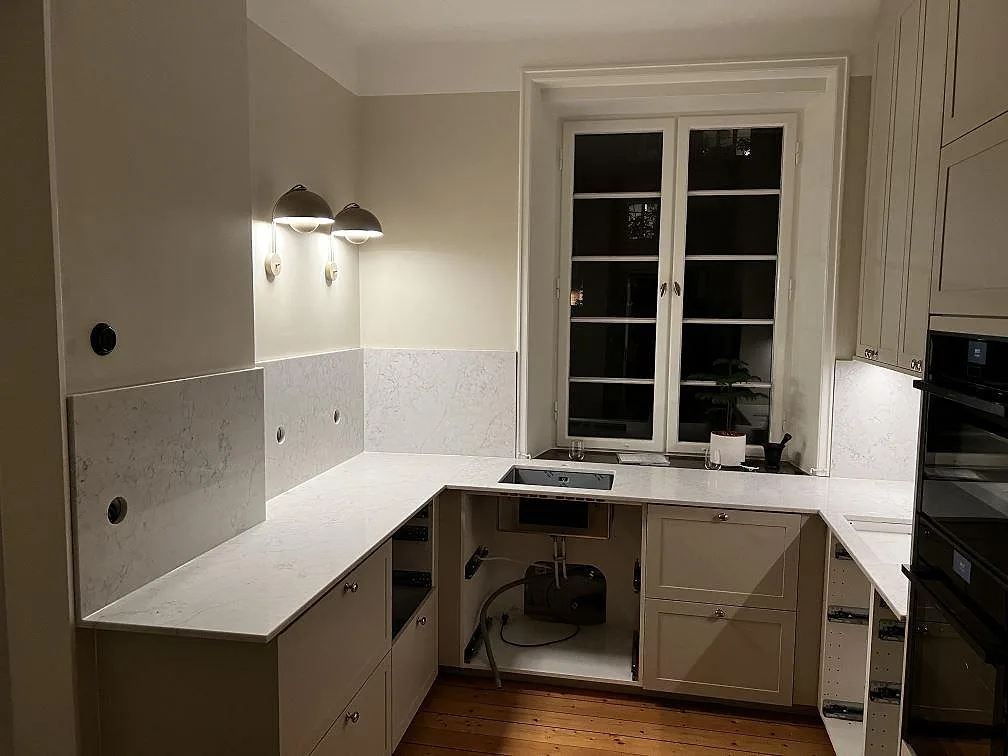 Køkkenbordplade i Technistone Mystery White, Malmö