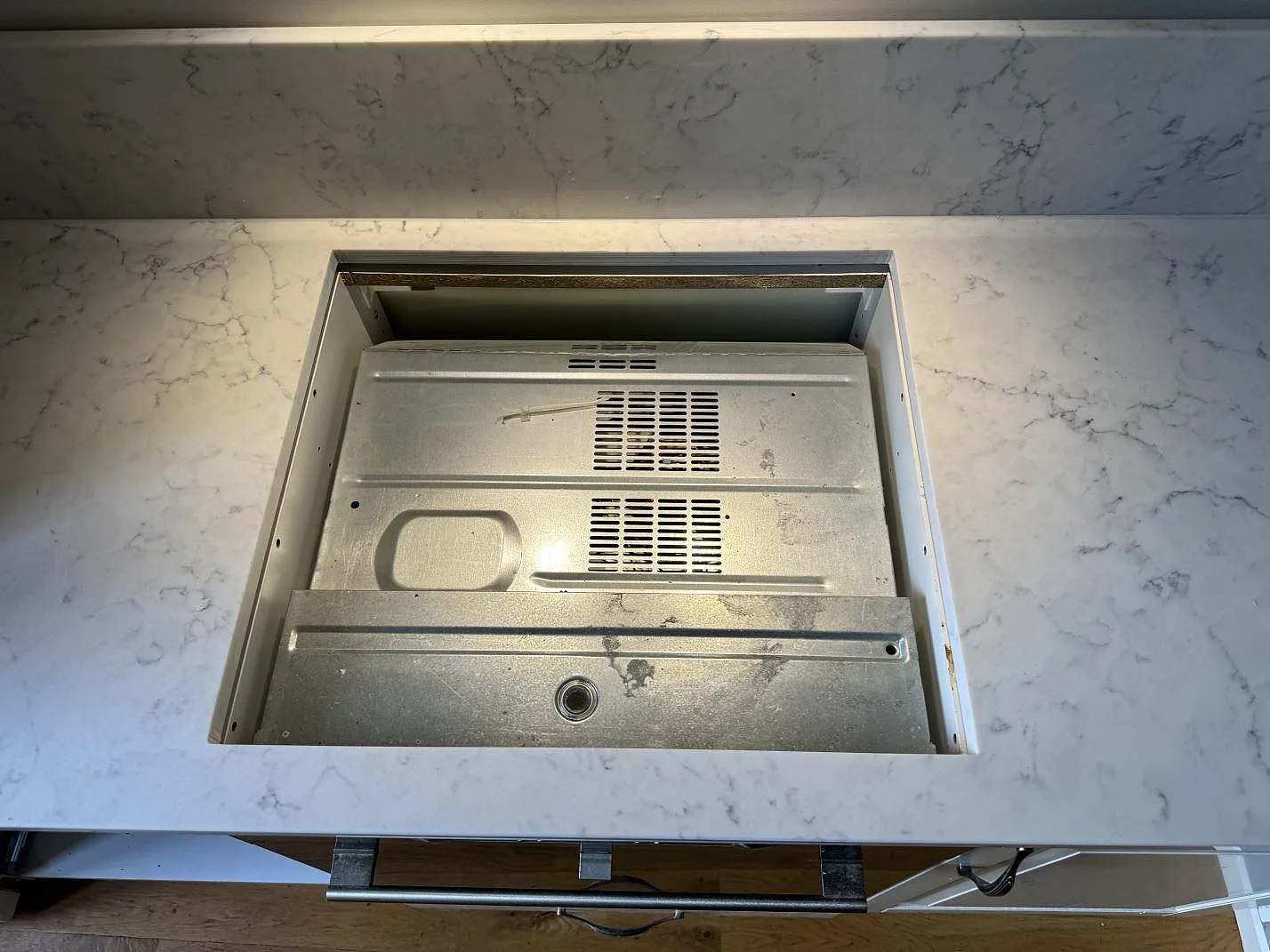 Køkkenbordplade i Technistone Mystery White, Malmö – billede 6