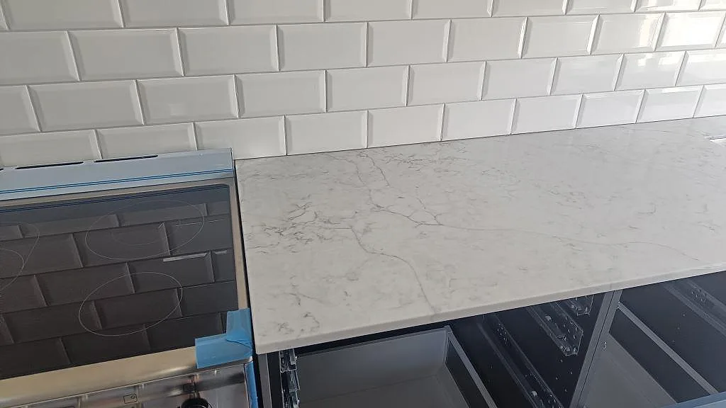 Køkkenbordplade i Technistone Mystery White, Malmö – billede 6