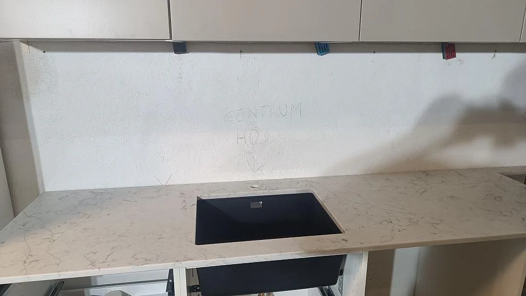 Køkkenbordplade i Technistone Mystery White, Malmö – billede 4