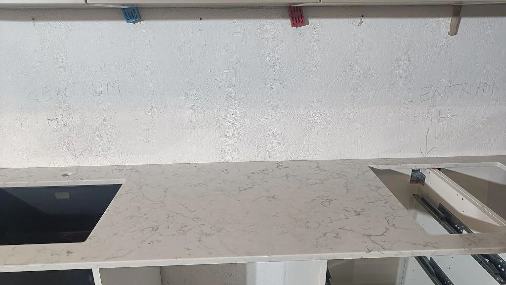 Køkkenbordplade i Technistone Mystery White, Malmö – billede 2