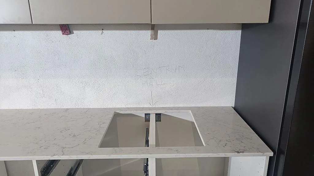 Køkkenbordplade i Technistone Mystery White, Malmö – billede 3