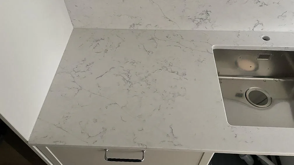 Køkkenbordplade i Technistone Mystery White, Malmö – billede 4