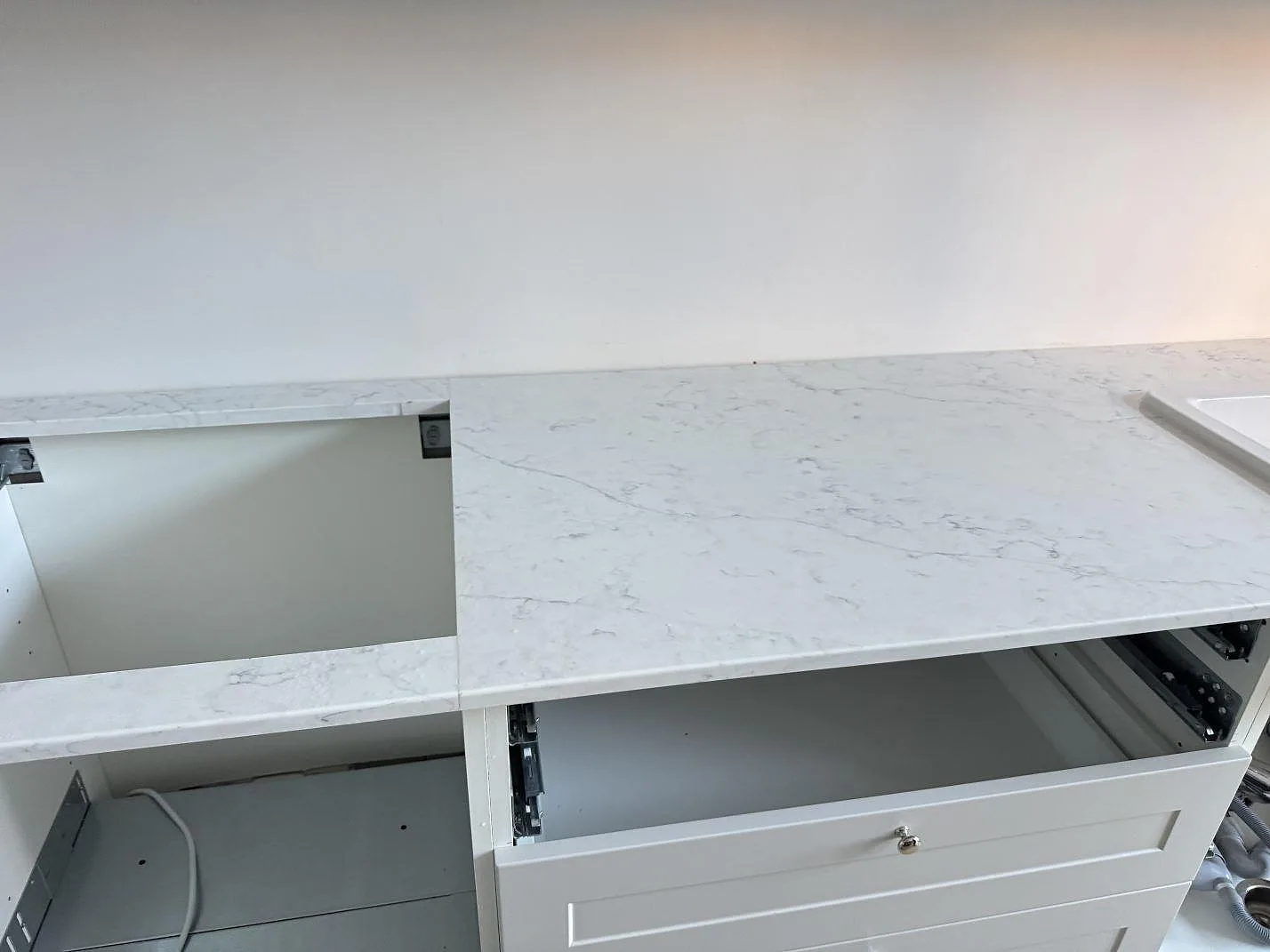 Køkkenbordplade i Technistone Mystery White, Malmö – billede 4