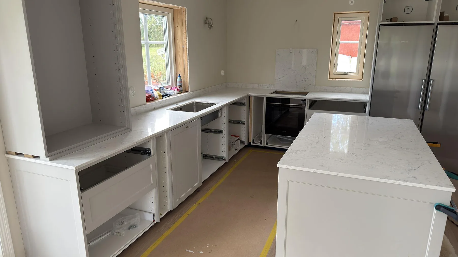 Køkkenbordplade i Technistone Mystery White, Örebro – billede 2