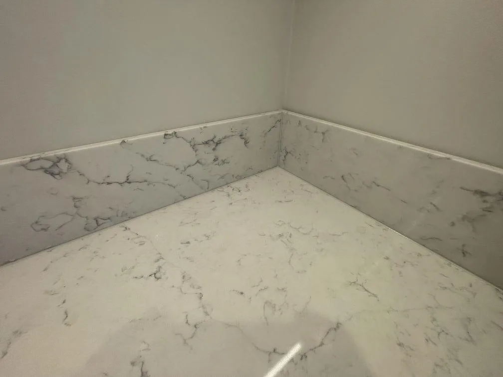 Køkkenbordplade i Technistone Mystery White, Saltsjöbaden – billede 2