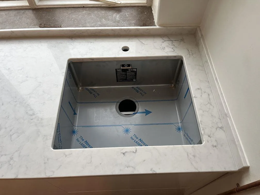 Køkkenbordplade i Technistone Mystery White, Stockholm – billede 2