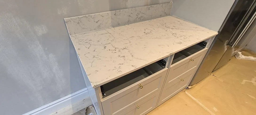 Køkkenbordplade i Technistone Mystery White, Stockholm – billede 4