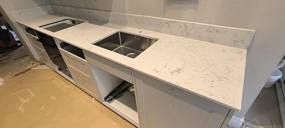 Køkkenbordplade i Technistone Mystery White, Stockholm – billede 3