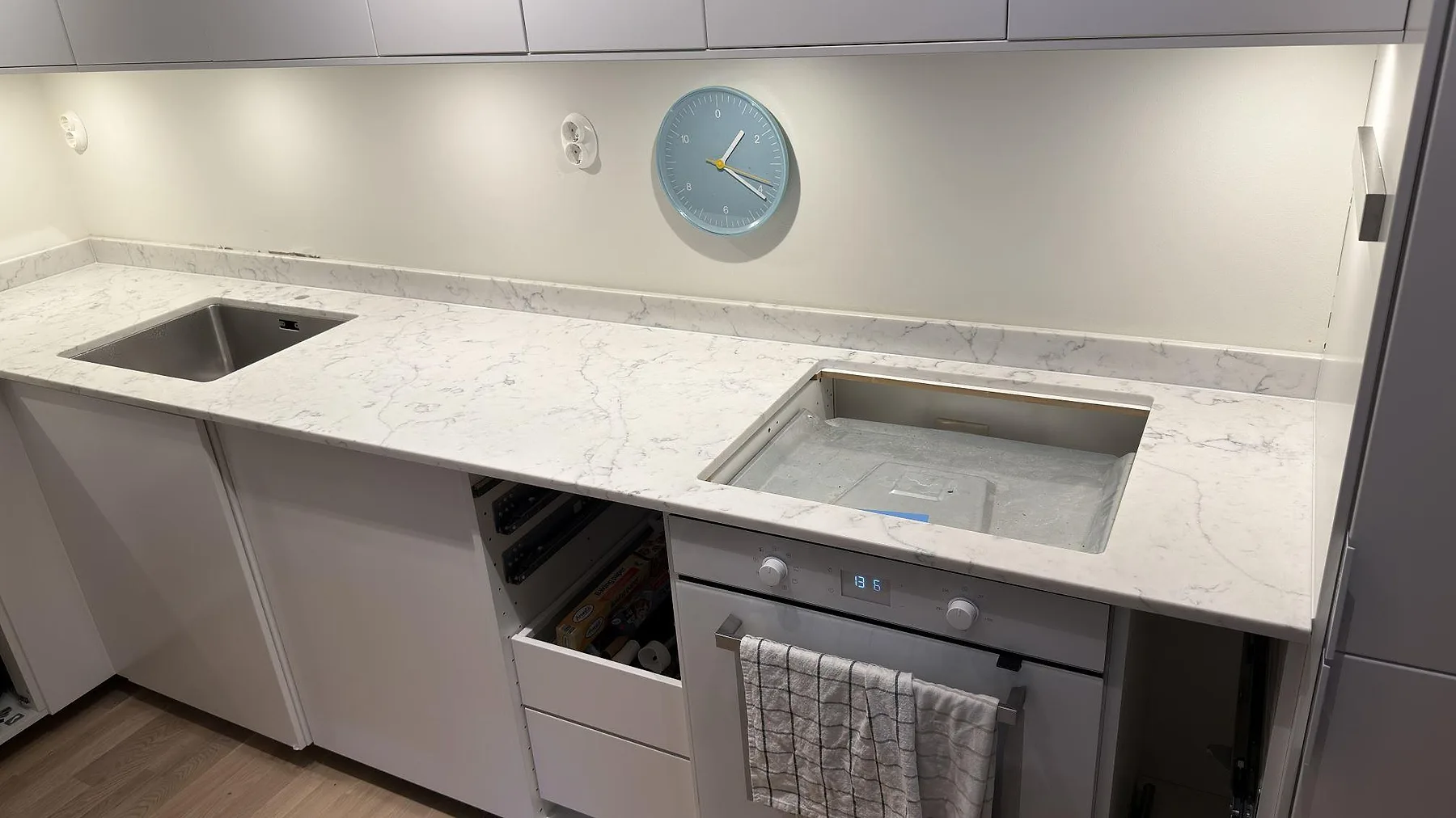Køkkenbordplade i Technistone Mystery White, Stockholm – billede 2