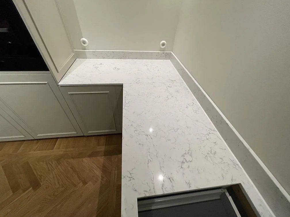 Køkkenbordplade i Technistone Mystery White, Stockholm – billede 2