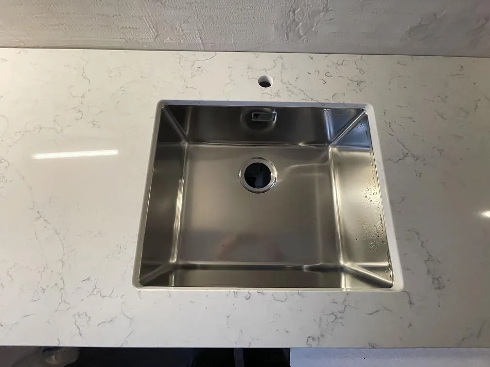 Køkkenbordplade i Technistone Mystery White, Stockholm – billede 3